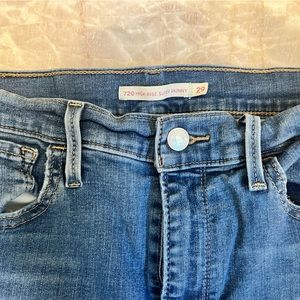 Levsis 720 high rise ripped jeans